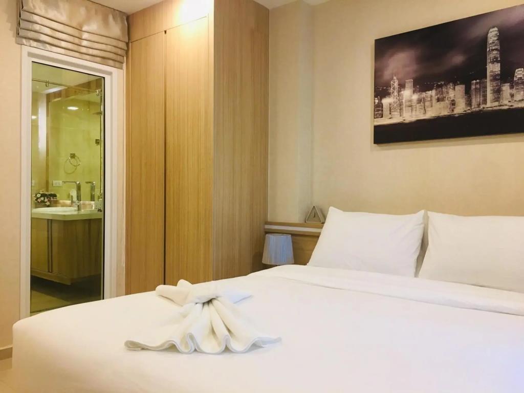 City Garden Tower Condominium 0*