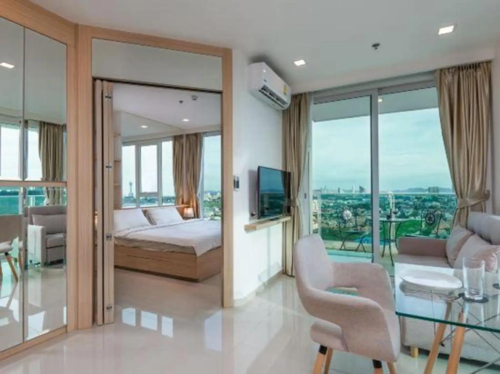 City Garden Tower Condominium 0*