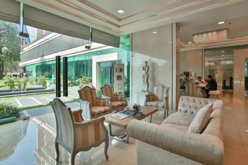 City Garden Tower Condominium 0*