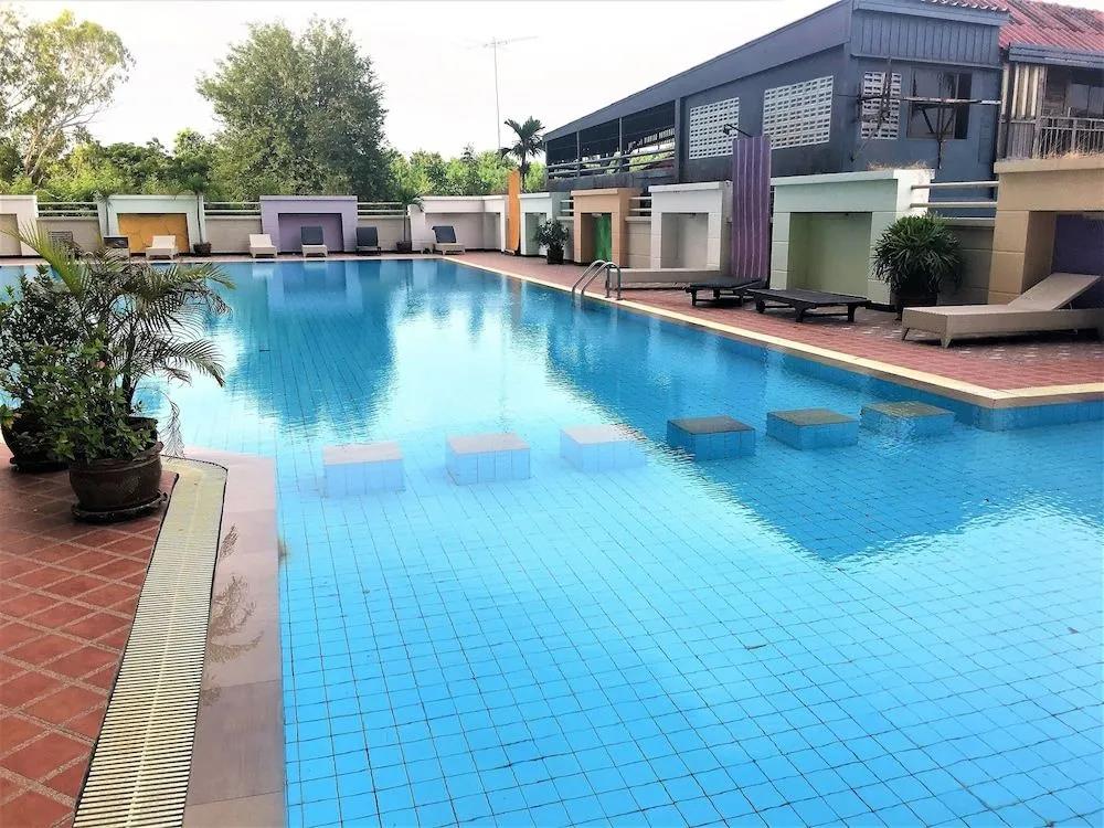 Poolview Condo Rentbuythailand 0*