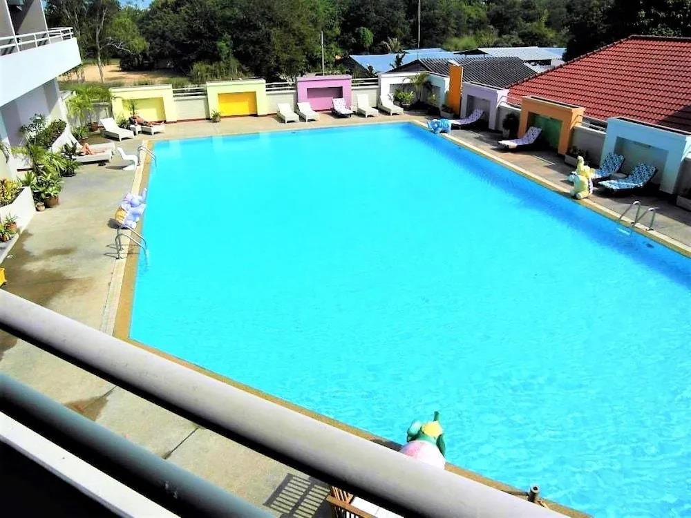 Poolview Condo Rentbuythailand 0*