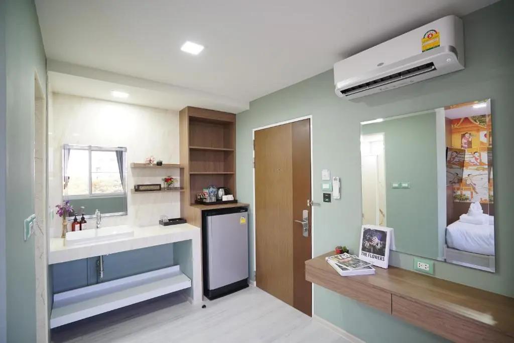 The Qube Fifty Hotel 3*