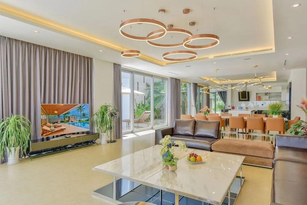 The Five Villas 0*