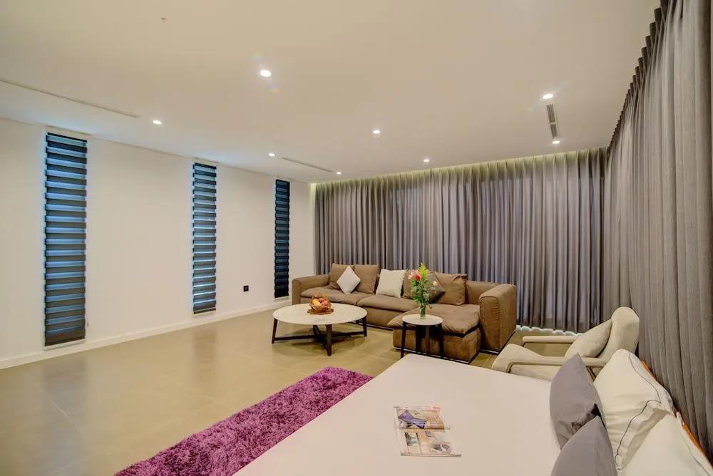 The Five Villas 0*