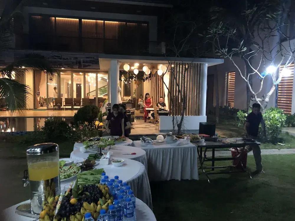 The Five Villas 0*
