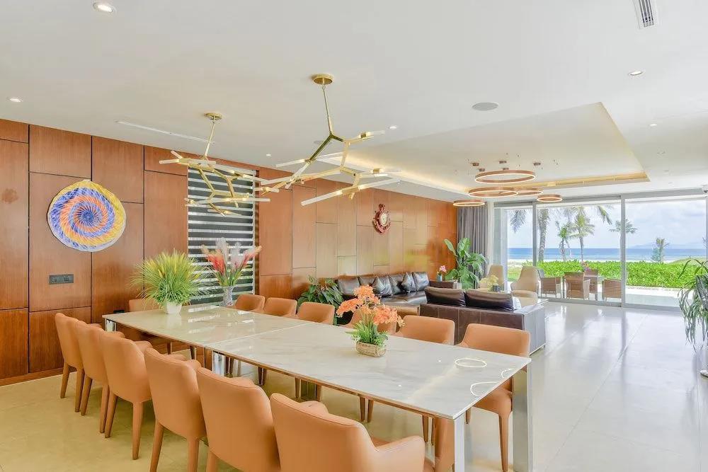 The Five Villas 0*