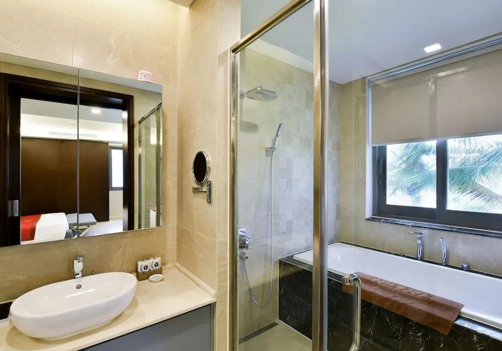The Five Villas 0*