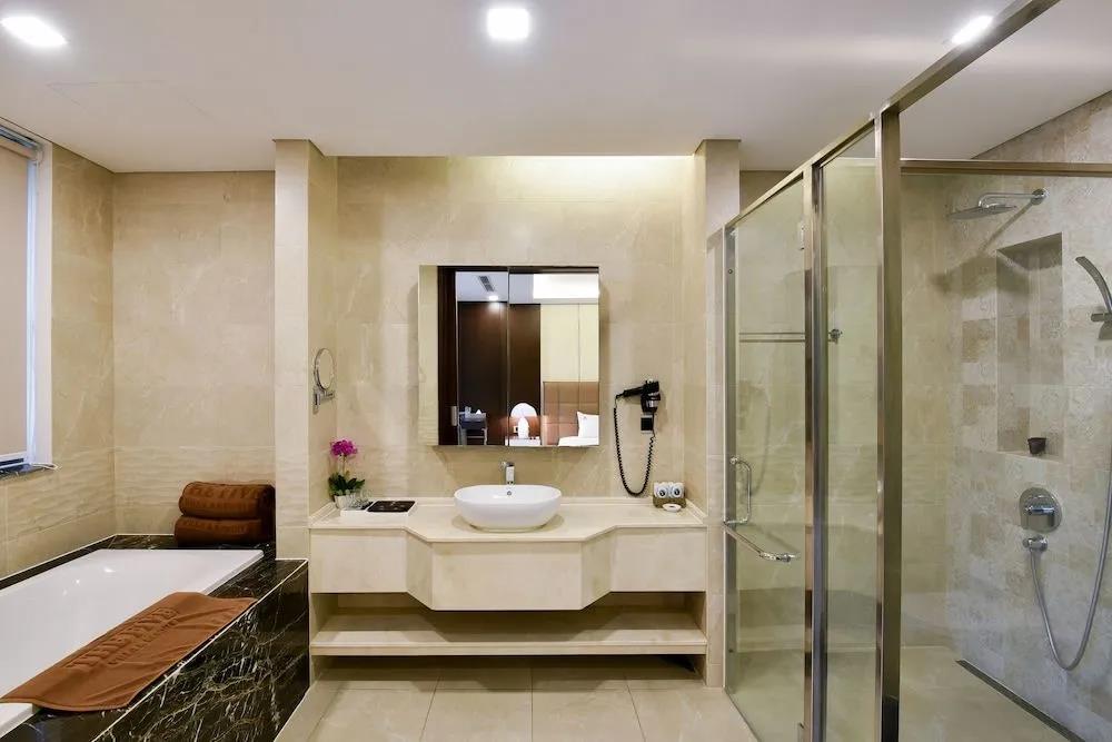 The Five Villas 0*