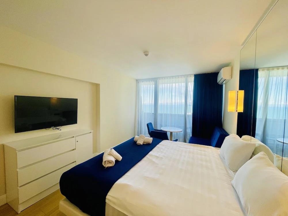 Royal Sea Breeze Apartment 0*