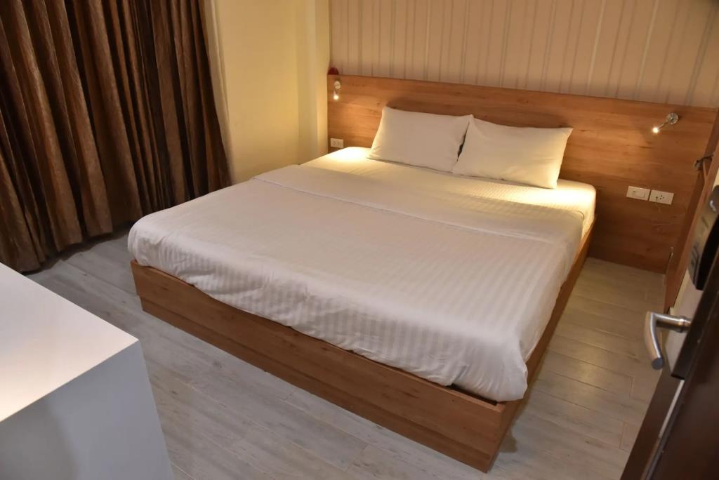 Rose Nana Hotel 2*