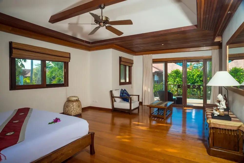 Baan Banburee 0*