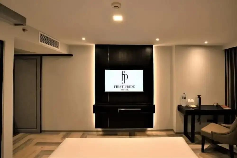 First Pride Hotel 3*
