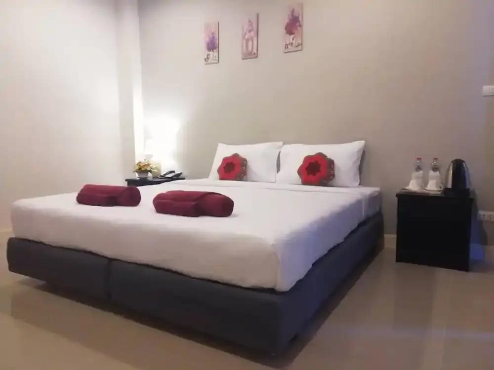 May House Karon Beach 3*