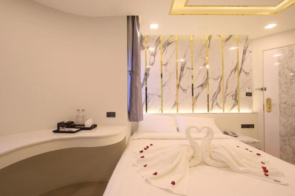 Pratunam Atrium Hotel 3*