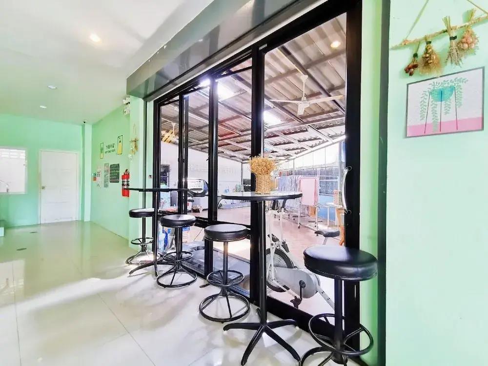 Lanting House Phuket 2*