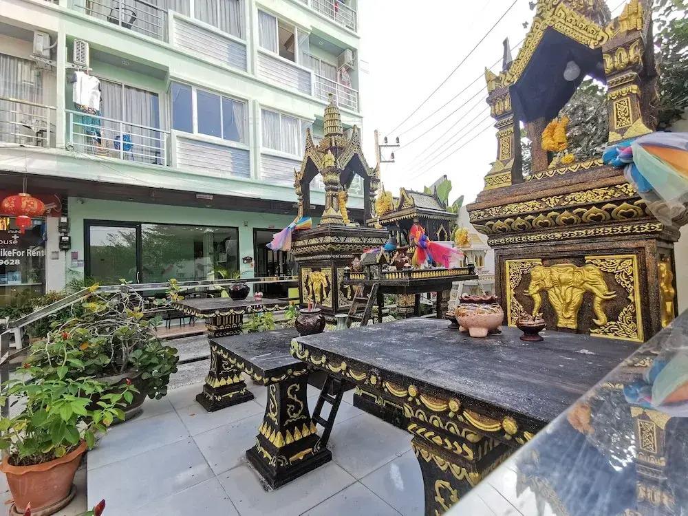 Lanting House Phuket 2*