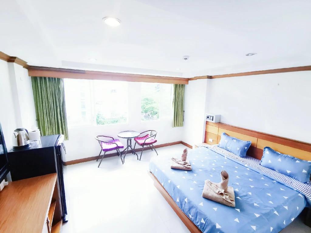 Lanting House Phuket 2*