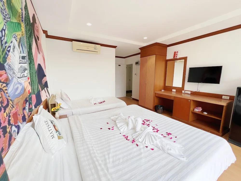 Lanting House Phuket 2*