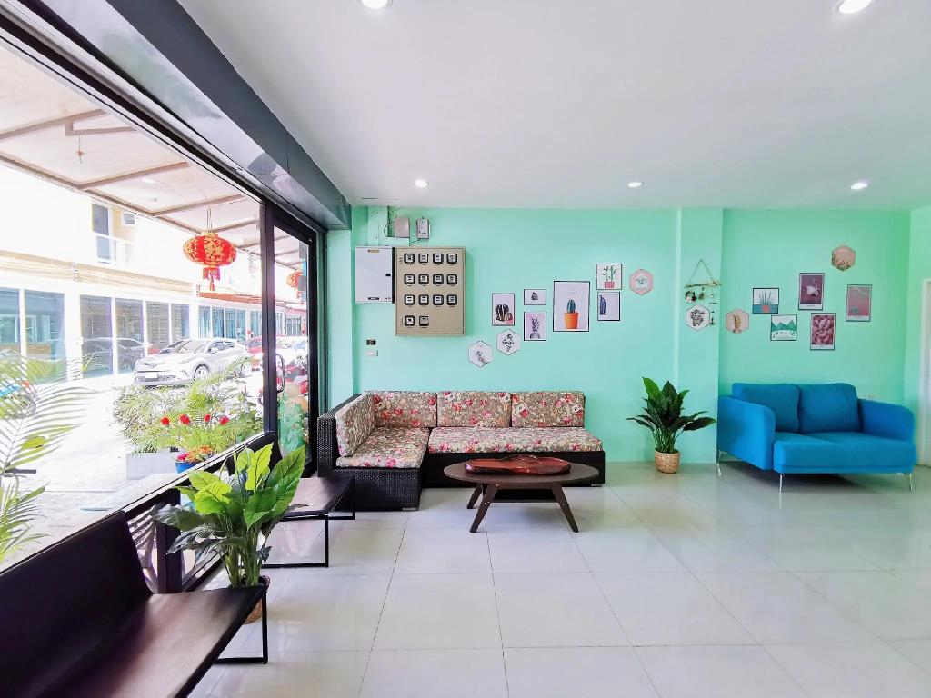 Lanting House Phuket 2*
