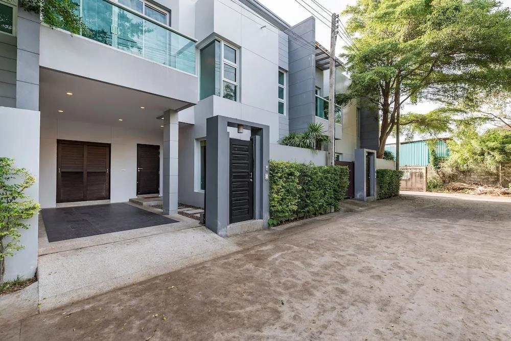 Trixie Town House Unit 2 0*