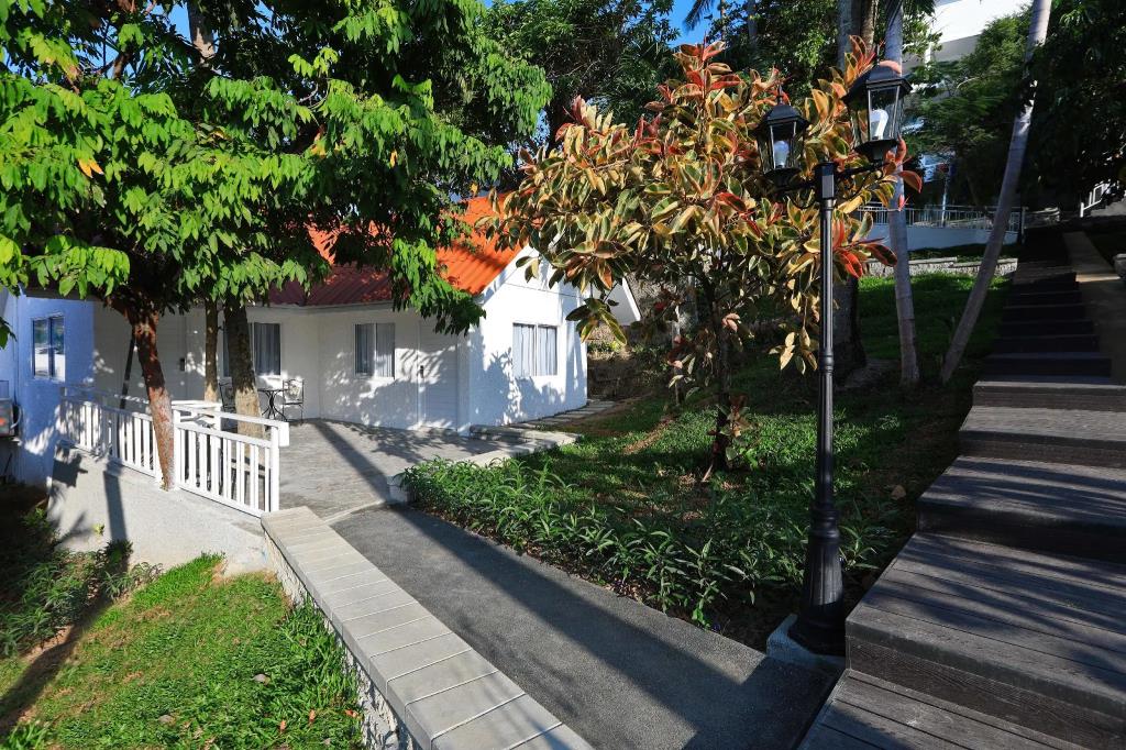 Kata White Villas 3*
