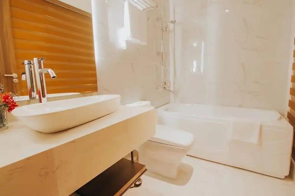 Lupin Boutique Hotel 3*