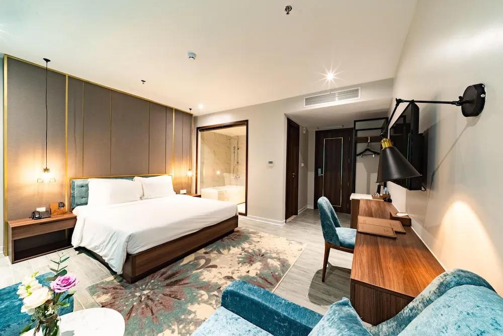 Lupin Boutique Hotel 3*
