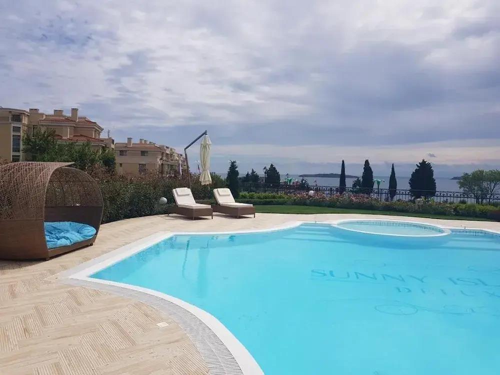 Azur Apartment Deluxe 0*