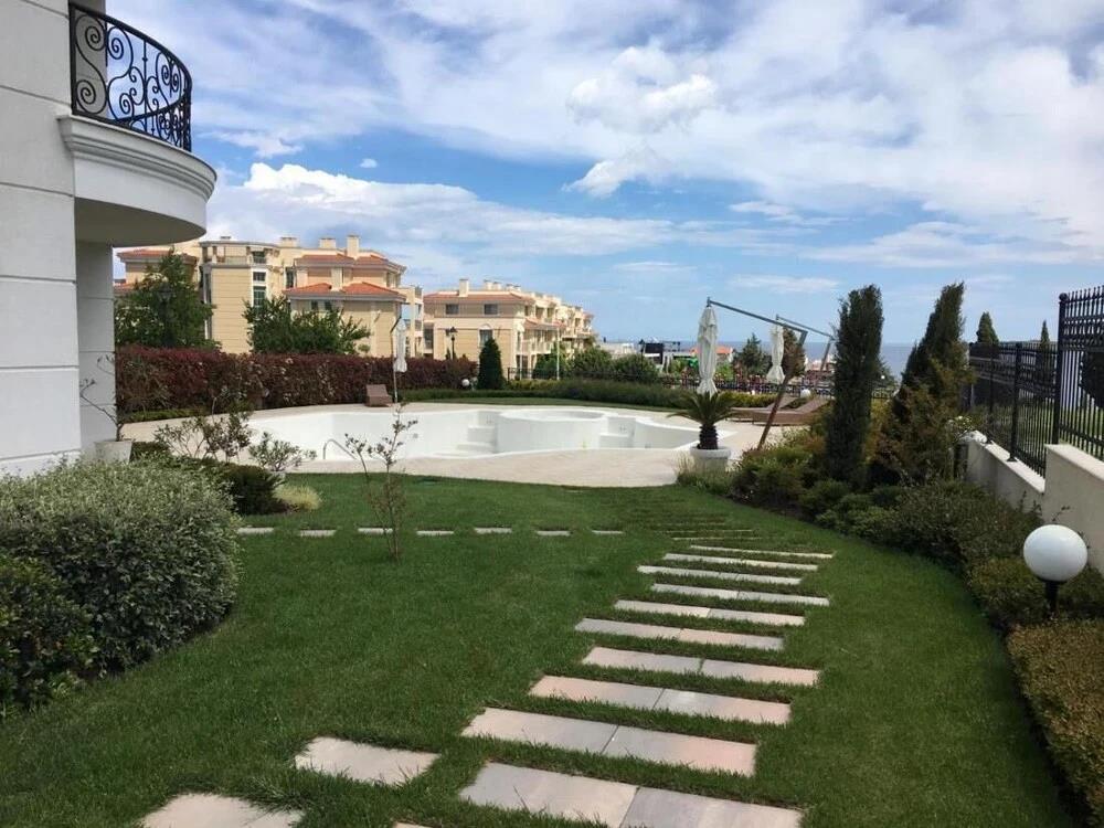 Azur Apartment Deluxe 0*