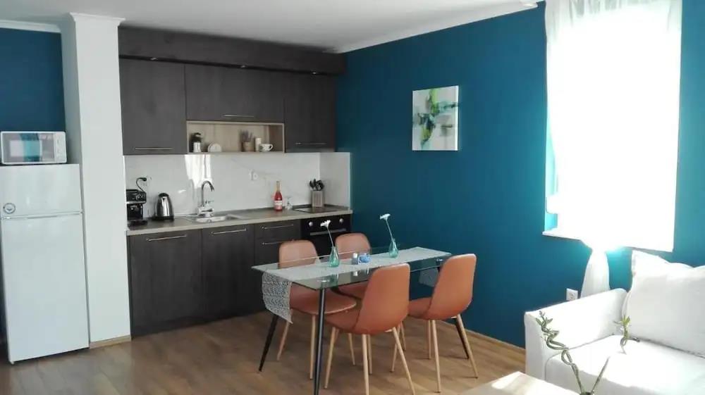 Azur Apartment Deluxe 0*