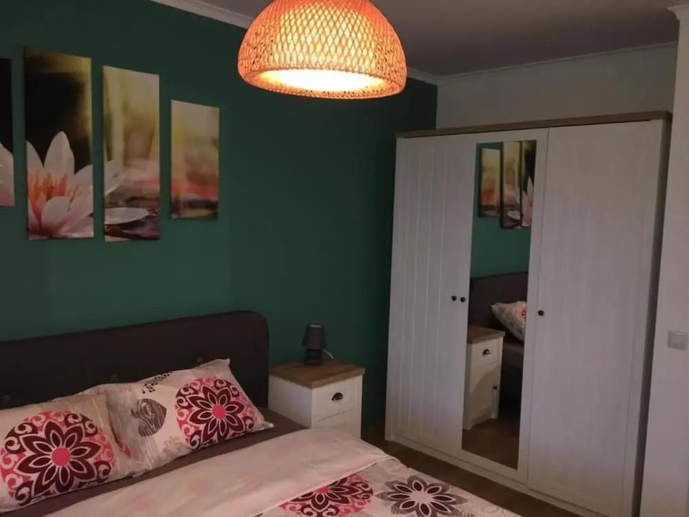 Azur Apartment Deluxe 0*