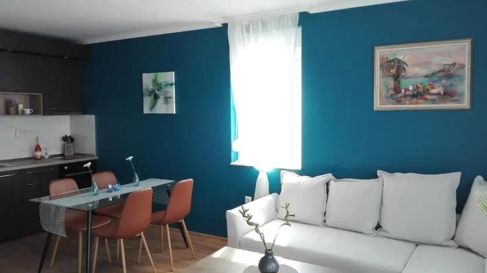 Azur Apartment Deluxe 0*