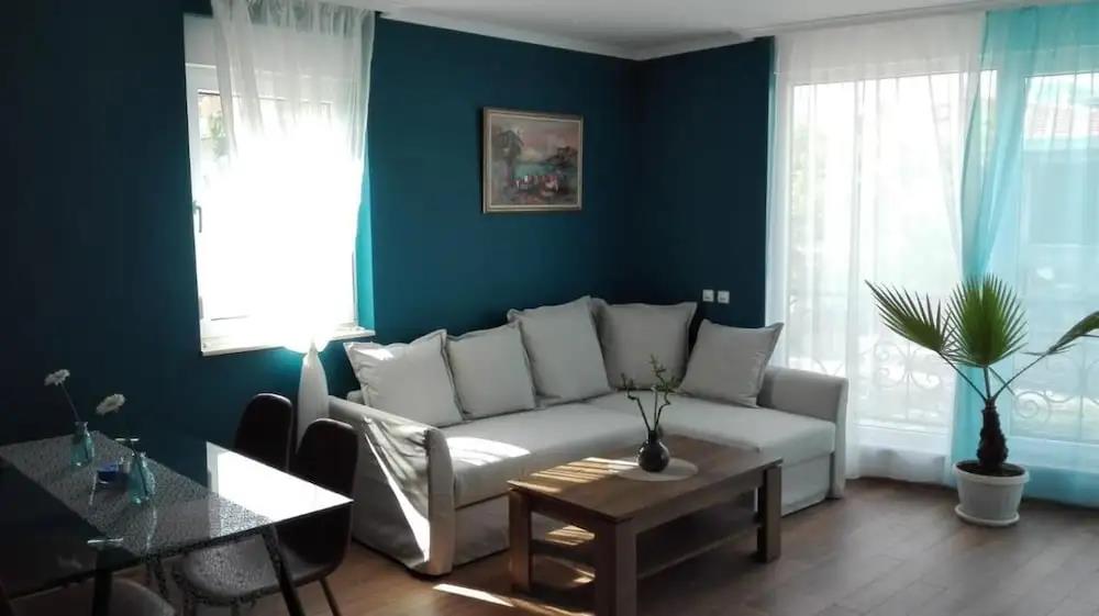 Azur Apartment Deluxe 0*