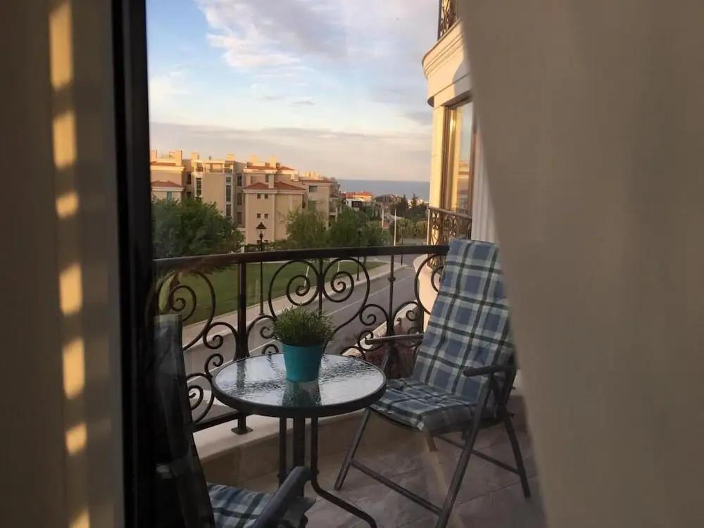 Azur Apartment Deluxe 0*