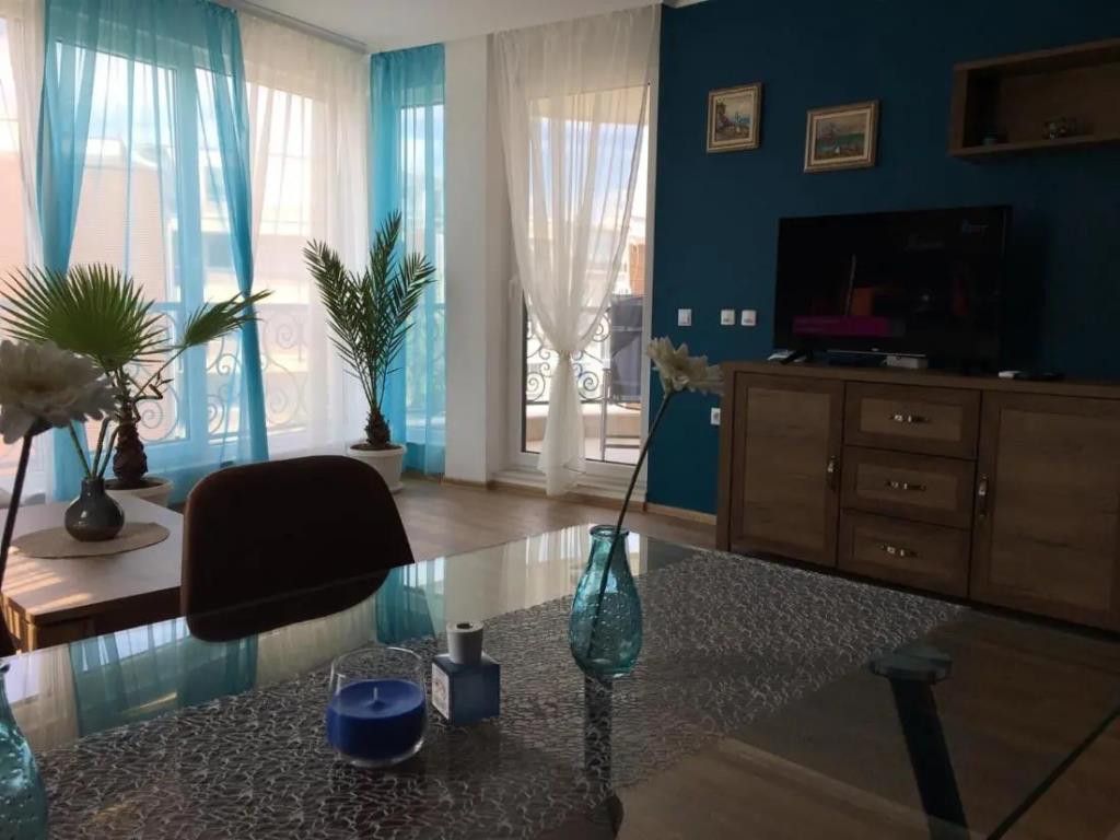 Azur Apartment Deluxe 0*