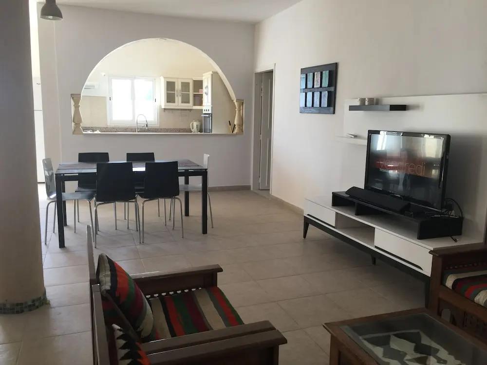 Independent Villa With Private Pool, Covered Parking 0*
