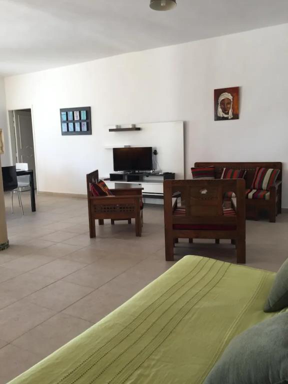 Independent Villa With Private Pool, Covered Parking 0*