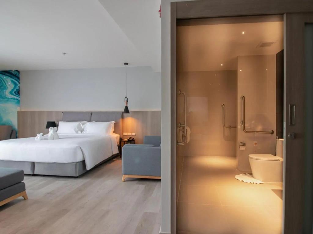 Fortune Saeng Chan Beach Hotel Rayong 4*