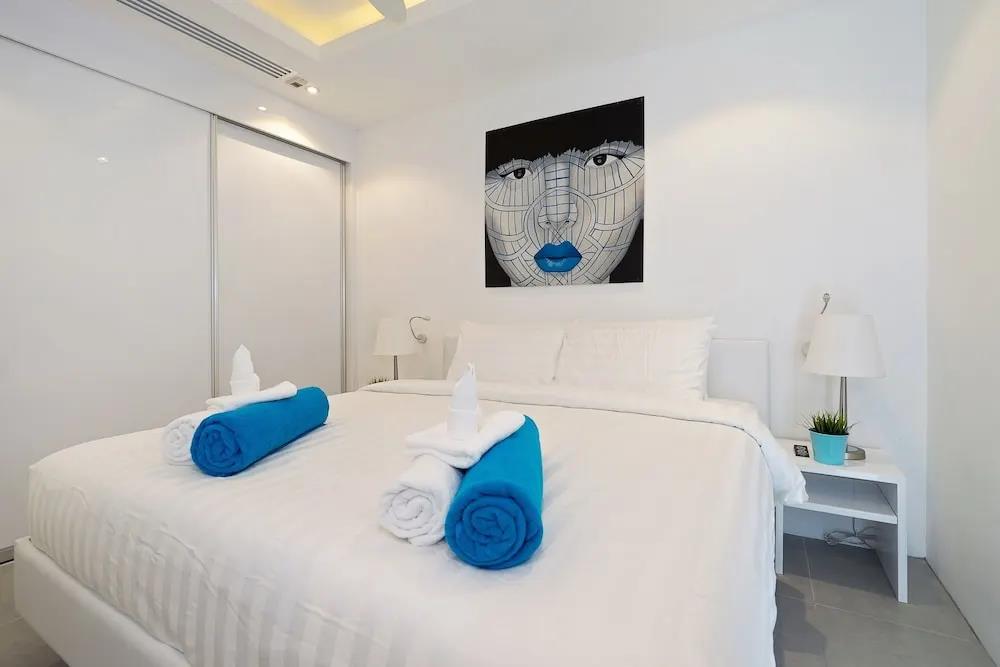 Luxury Apartment Unique Residences 0*