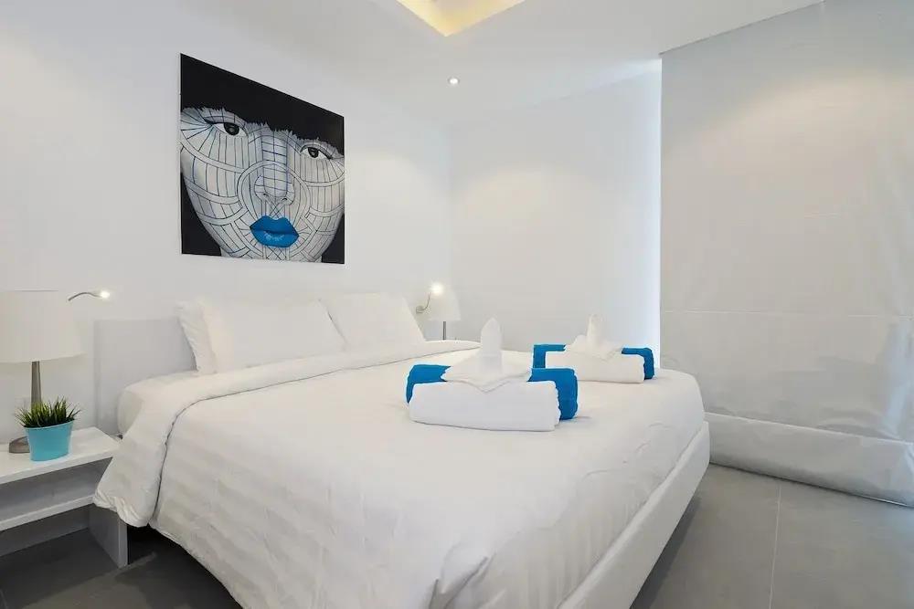 Luxury Apartment Unique Residences 0*