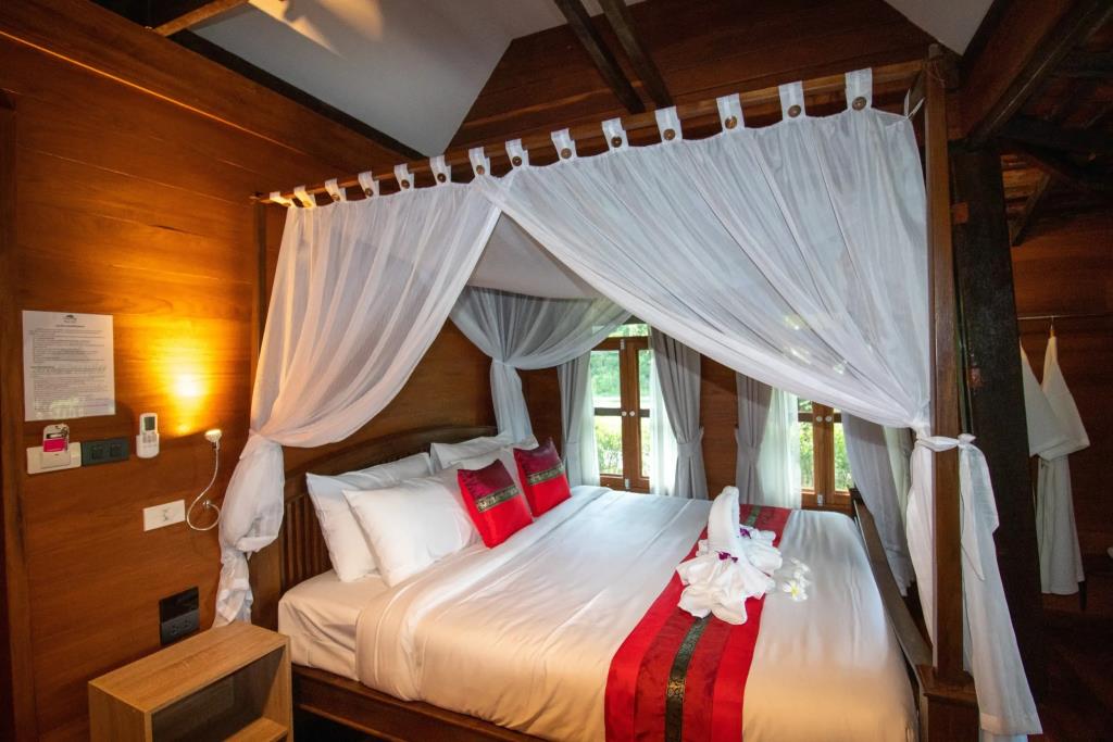Royal Train Garden Resort 3*