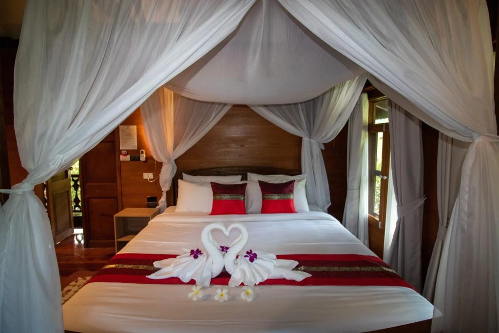 Royal Train Garden Resort 3*