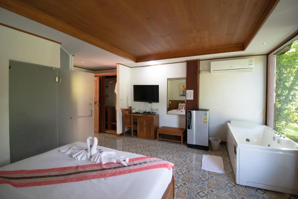 Royal Train Garden Resort 3*