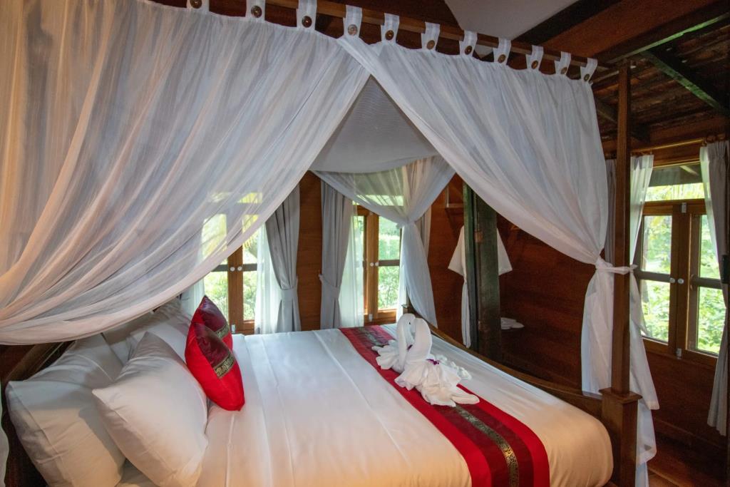 Royal Train Garden Resort 3*