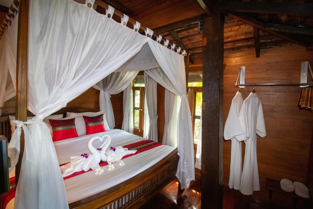 Royal Train Garden Resort 3*