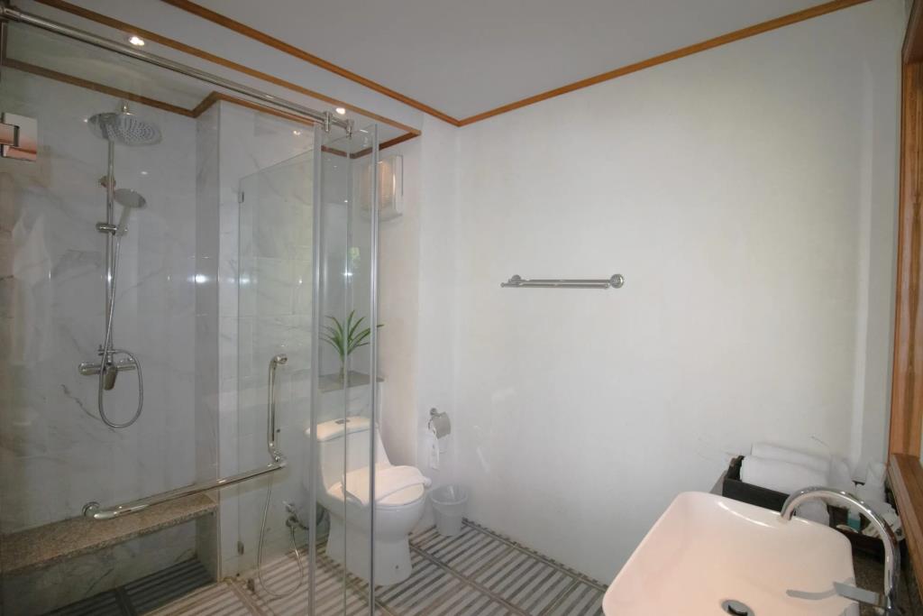 Royal Train Garden Resort 3*