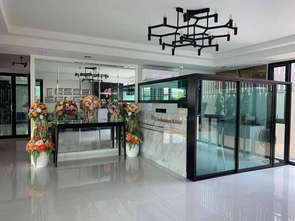 Icare Residence & Hotel 2*
