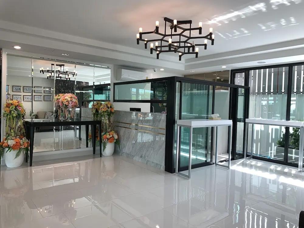 Icare Residence & Hotel 2*