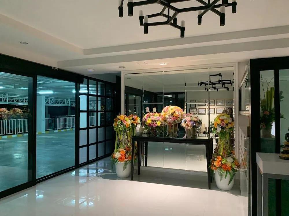 Icare Residence & Hotel 2*