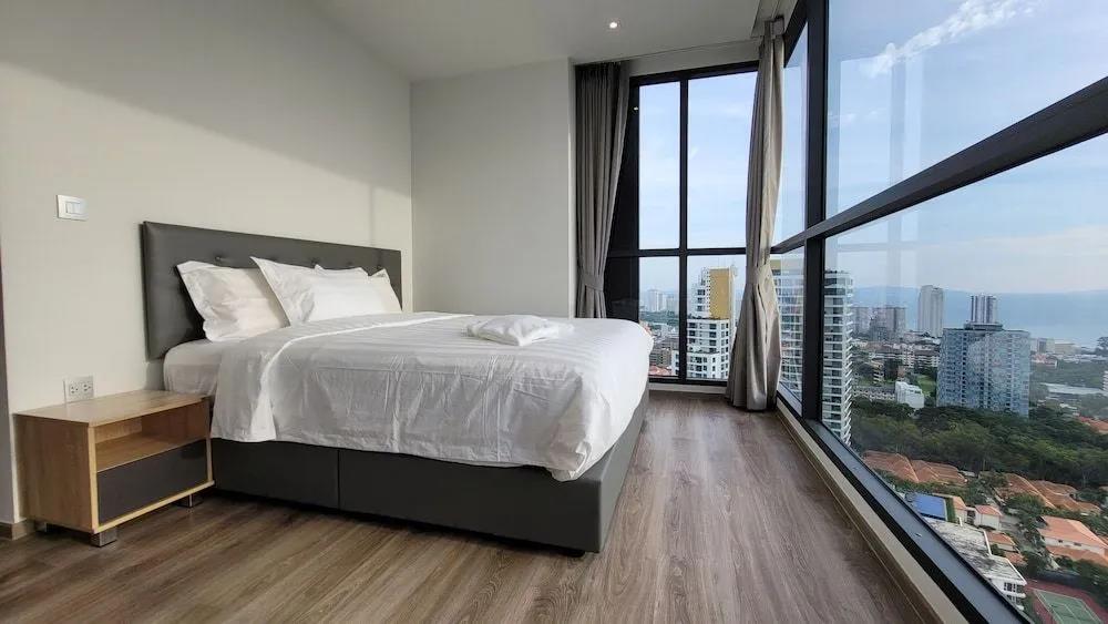 The Andromeda Condominium 0*